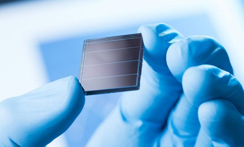 Menembus Batas: Sel Surya Tandem Mencapai Efisiensi Lebih Dari 20%. Menembus Batas: Sel Surya Tandem Mencapai Efisiensi Lebih Dari 20%.