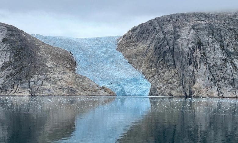 Retakan Kecil, Dampak World: MIT Mengungkap Bagaimana Cacat Es Mikroskopis Membentuk Gletser Retakan Kecil, Dampak World: MIT Mengungkap Bagaimana Cacat Es Mikroskopis Membentuk Gletser