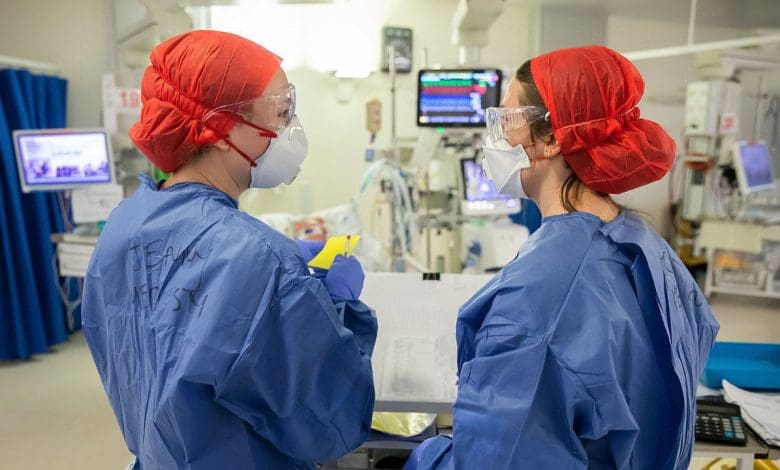 Apakah wanita menjadi dokter yang lebih baik daripada pria? Apakah wanita menjadi dokter yang lebih baik daripada pria?