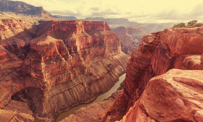 Menulis Ulang Buku Teks: Ahli Geologi Mengungkap Rahasia Baru di Lapisan Kuno Grand Canyon Menulis Ulang Buku Teks: Ahli Geologi Mengungkap Rahasia Baru di Lapisan Kuno Grand Canyon