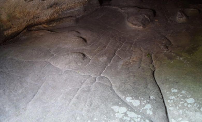 Peta 3D tertua di dunia ditemukan di tempat penampungan batu pasir kuno Peta 3D tertua di dunia ditemukan di tempat penampungan batu pasir kuno