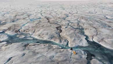 Para ilmuwan baru saja menemukan kekuatan tersembunyi di belakang es yang lebih cepat meleleh Para ilmuwan baru saja menemukan kekuatan tersembunyi di belakang es yang lebih cepat meleleh