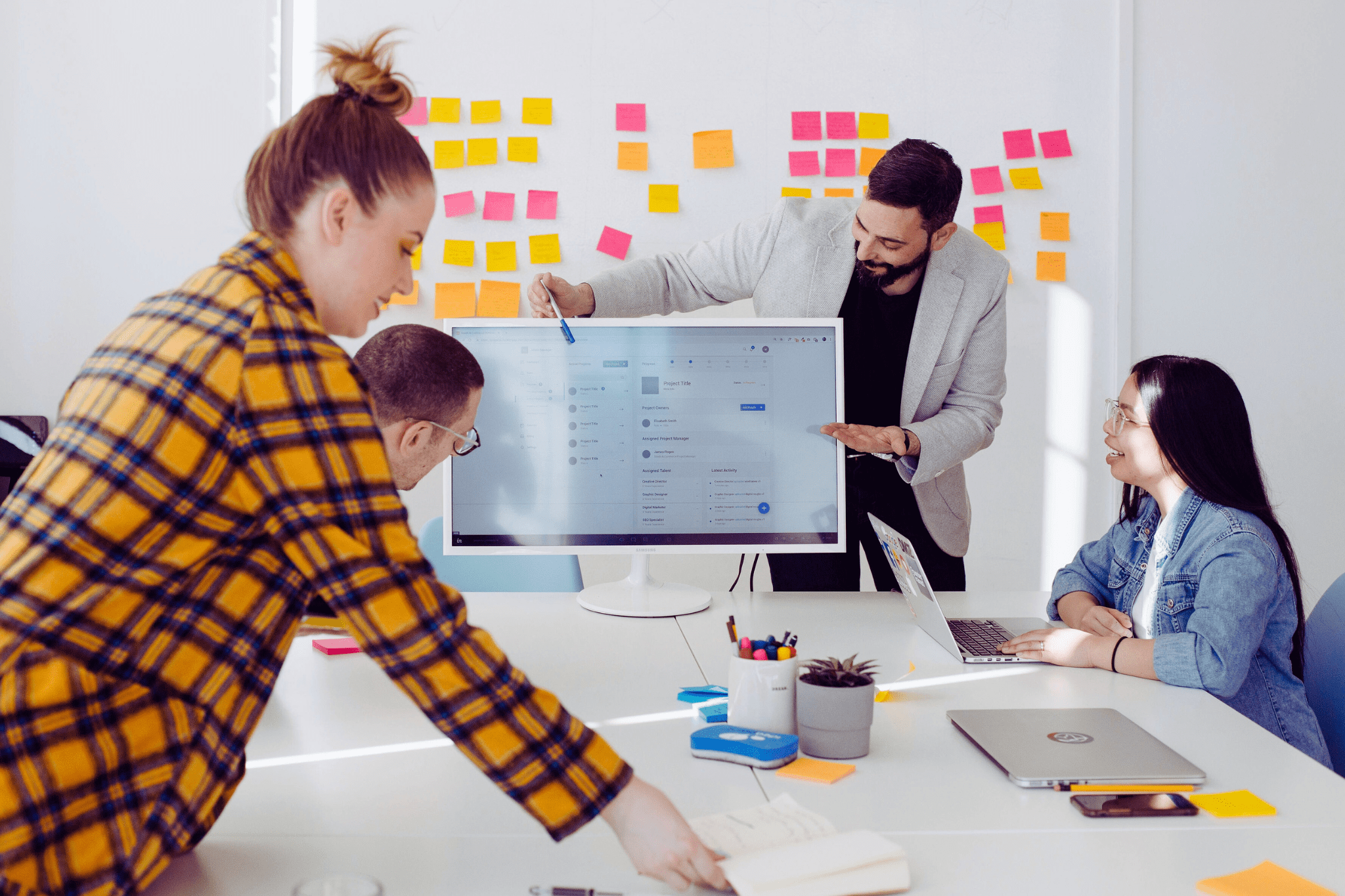 Membangun Hubungan Kerja yang Positif: Kunci Kesuksesan Tim dan Organisasi