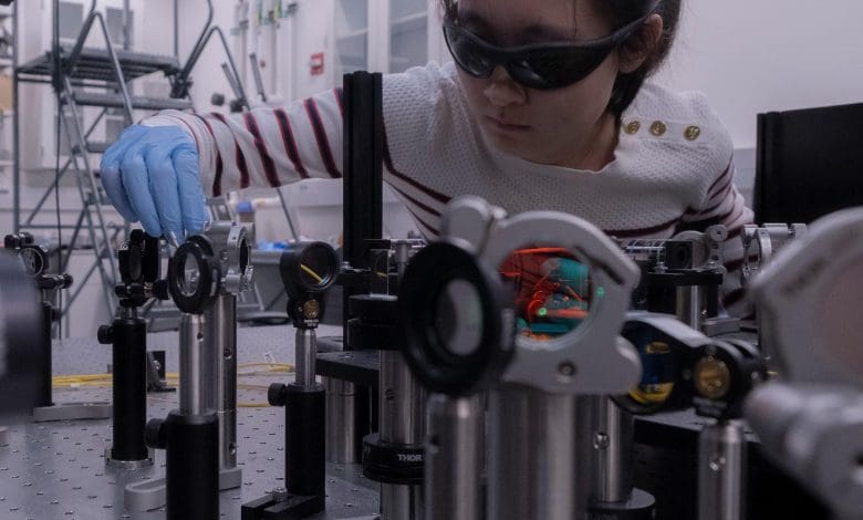 Ilmuwan Mencapai Peningkatan Energi Sejuta Kali Lipat dalam Antena Optik Berlian