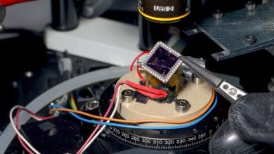 Mengatasi Kendala Lama dalam Komputasi Kuantum: Ilmuwan Mengembangkan Perangkat 2D yang Efisien untuk Pendinginan Kuantum