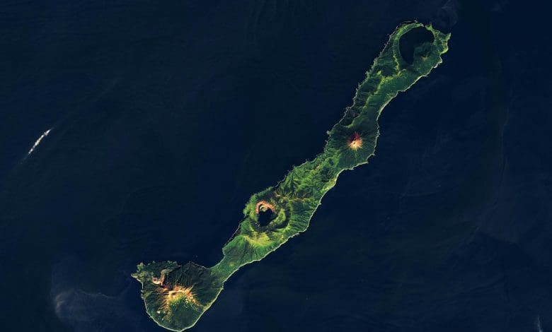 Gunung berapi yang terlupakan yang mendinginkan planet itu dan mengubah matahari menjadi hijau